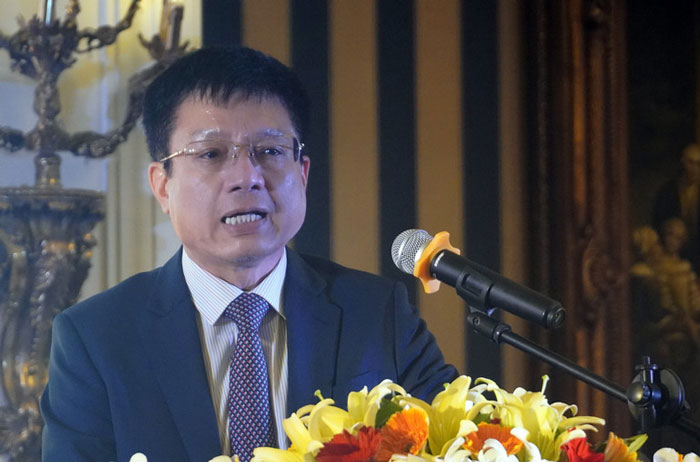 Ông Hồ Sỹ Hùng phát biểu tại buổi gặp mặt doanh nhân Thành phố Hồ Chí Minh.